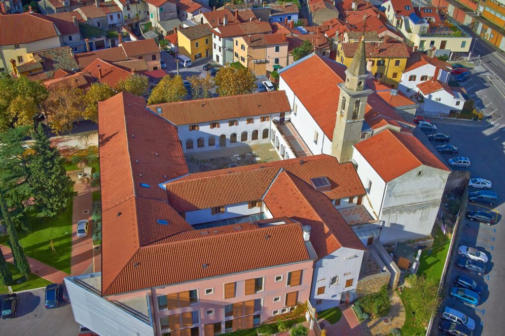 Frančiškanski samostan sv. Ane v Kopru iz zraka