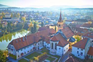 Frančiškanski samostan v Novem mestu iz zraka
